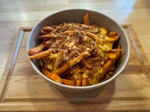 frites patates douces cheddar oignons frits